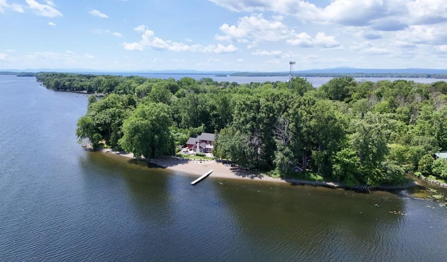 16 Macomber Pt, Alburgh, VT 05440 - 5 Beds, 3 Bath