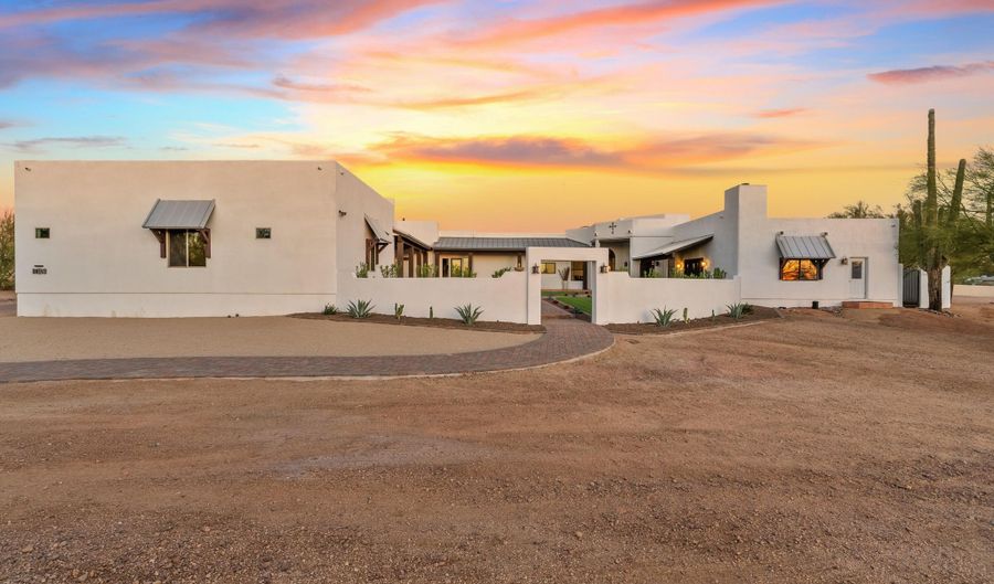 29441 N 64TH St, Cave Creek, AZ 85331 - 6 Beds, 7 Bath