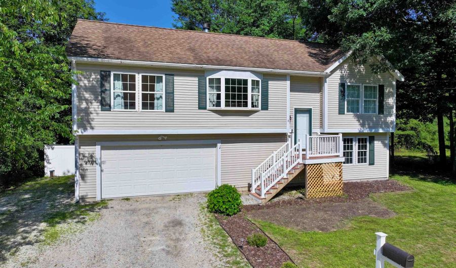 8 Riverside Dr, Allenstown, NH 03275 - 3 Beds, 2 Bath