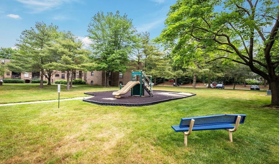 9 SILVERWOOD Cir 11, Annapolis, MD 21403 - 3 Beds, 2 Bath