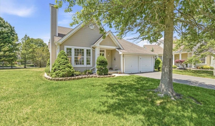 15 BREEZE Ter, Barnegat, NJ 08005 - 2 Beds, 2 Bath