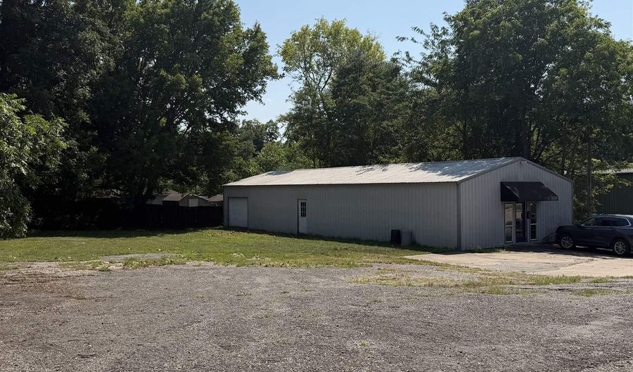 910 W SOUTH St, Benton, AR 72015 - 0 Beds, 0 Bath