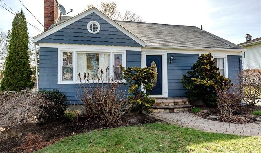 26 Dover Ave, East Providence, RI 02914 - 3 Beds, 1 Bath