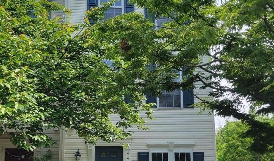 44189 LITCHFIELD Ter, Ashburn, VA 20147 - 3 Beds, 3 Bath