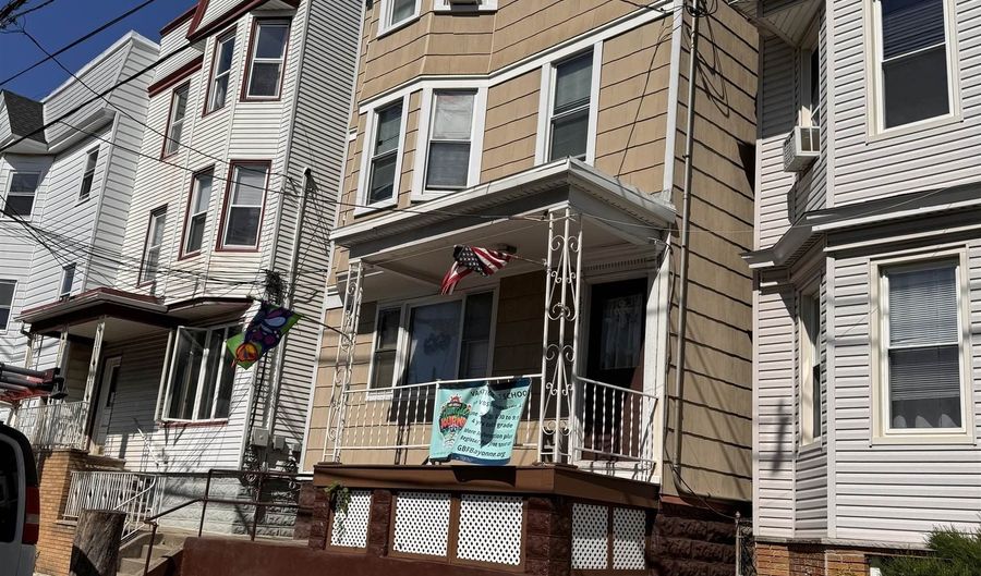 359 AVENUE E 4, Bayonne, NJ 07002 - 1 Beds, 1 Bath