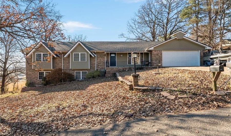 111 Oak St, Arkoma, OK 74901 - 4 Beds, 3 Bath
