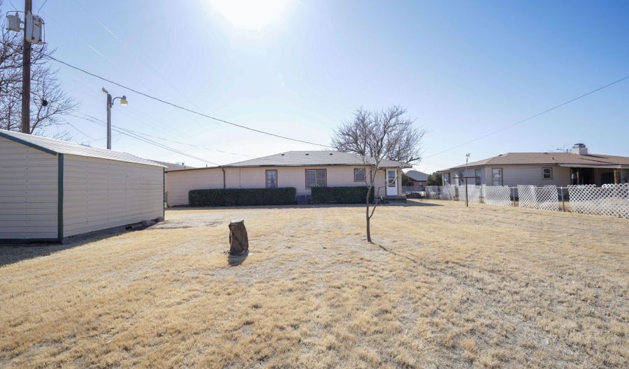 708 15th St, Abernathy, TX 79311 - 3 Beds, 2 Bath