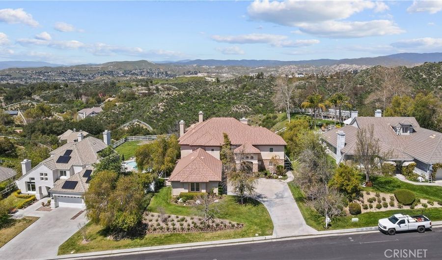 15425 Live Oak Springs Canyon Rd, Canyon Country, CA 91387 - 6 Beds, 5 Bath