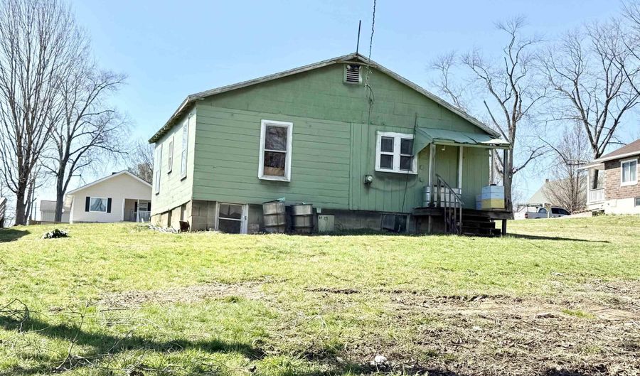 2418 H St, Bedford, IN 47421 - 2 Beds, 1 Bath
