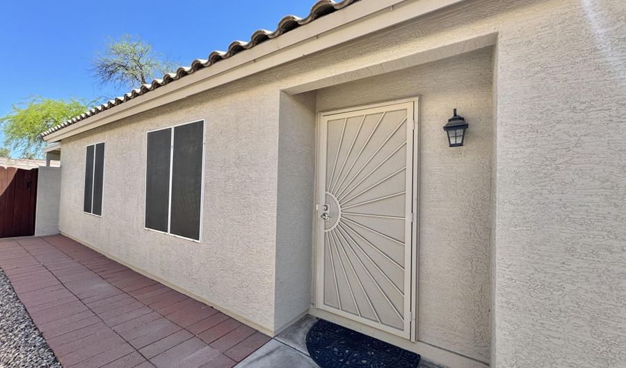 629 N KENNETH Pl, Chandler, AZ 85226 - 3 Beds, 2 Bath