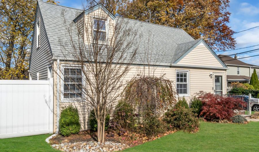 20 Burnet St, Avenel, NJ 07001 - 4 Beds, 1 Bath