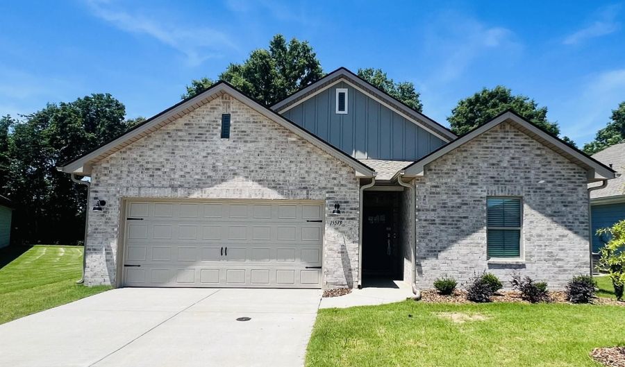 15573 Ruthie Lynn Dr, Athens, AL 35613 - 4 Beds, 3 Bath