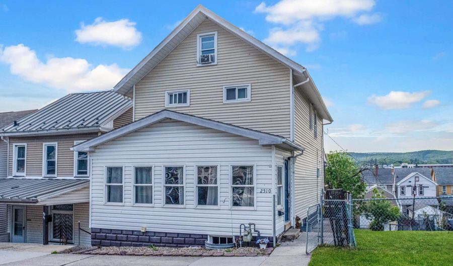 2510 3rd Ave, Altoona, PA 16602 - 3 Beds, 2 Bath