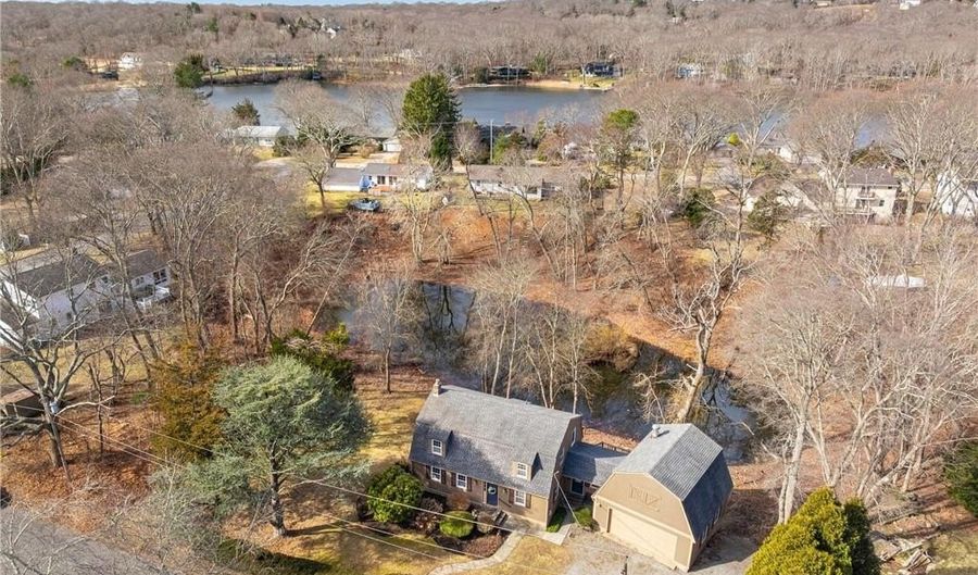 32 Tanglewood Trl, Narragansett, RI 02882 - 4 Beds, 3 Bath