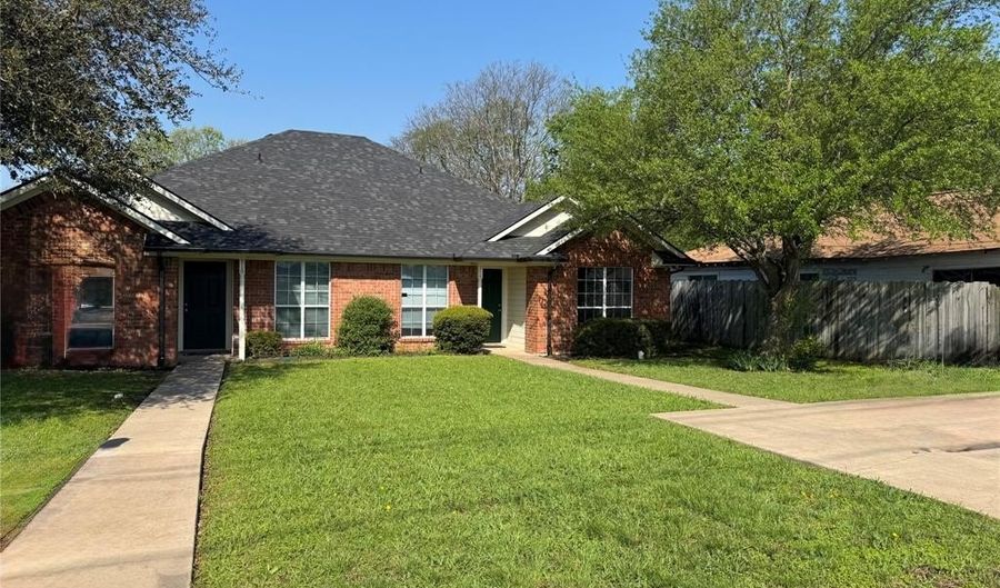 914-916 S Interurban St, Anna, TX 75409 - 2 Beds, 2 Bath