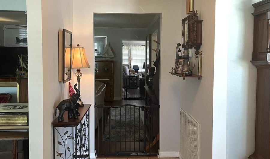 325 Westview Dr, Biloxi, MS 39531 - 3 Beds, 2 Bath
