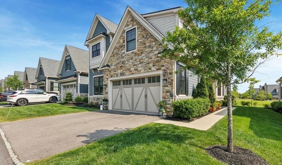 821 GREENWICH Dr, Ambler, PA 19002 - 3 Beds, 4 Bath
