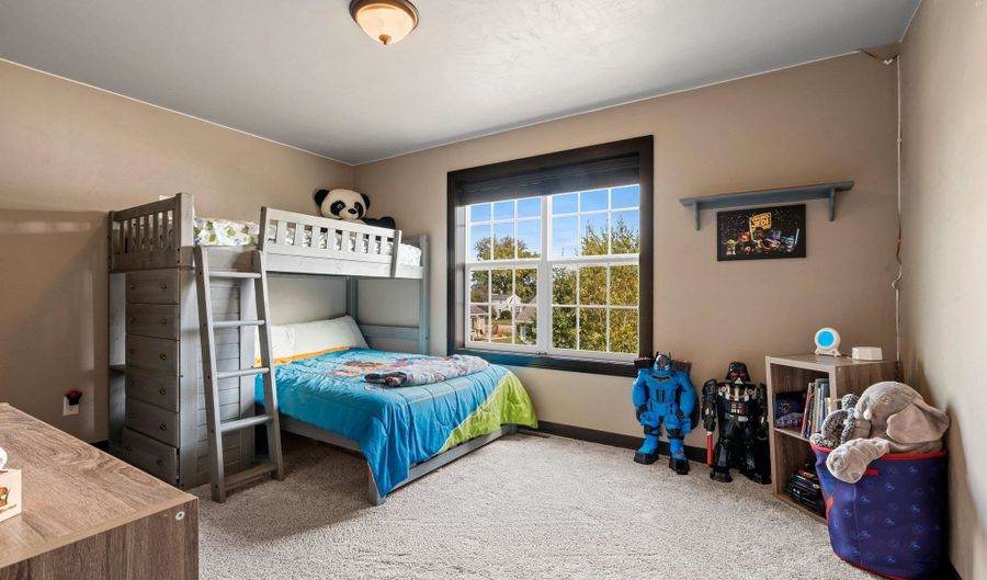 1013 HARVEST Trl, Appleton, WI 54913 - 4 Beds, 4 Bath