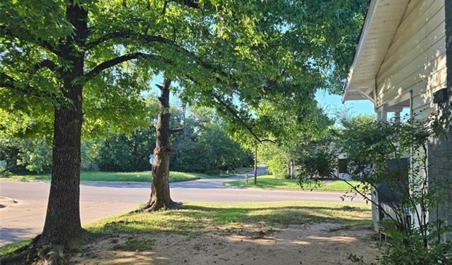 322 12th Ave NW, Ardmore, OK 73401 - 3 Beds, 2 Bath
