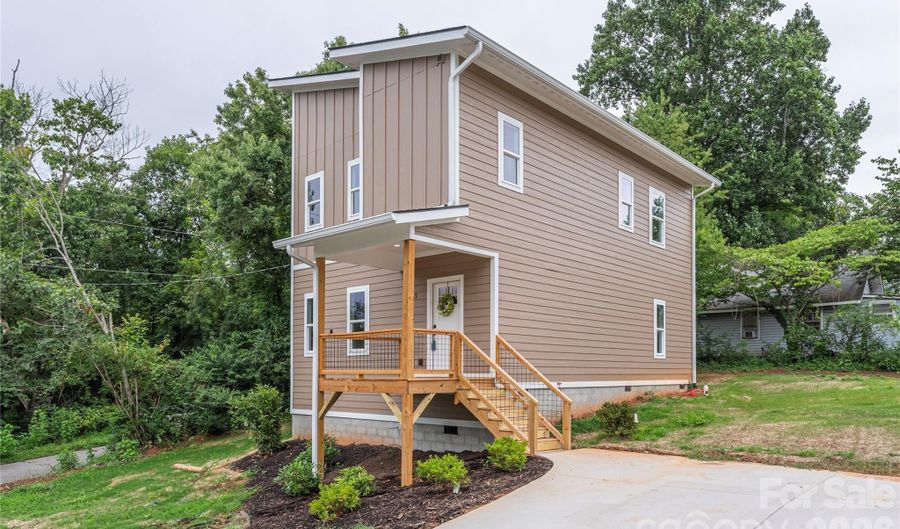 33 Elkwood Ave, Asheville, NC 28804 - 3 Beds, 3 Bath