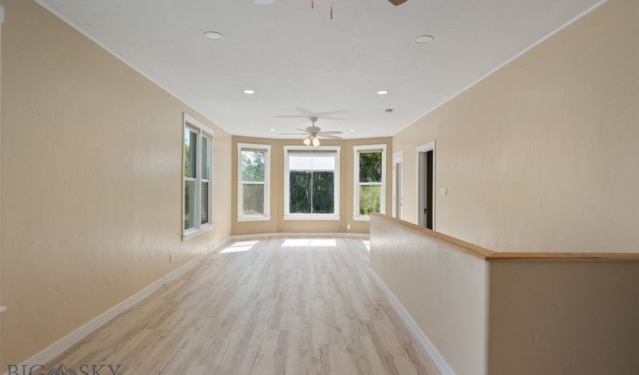 411 W 7th St, Anaconda, MT 59711 - 5 Beds, 2 Bath