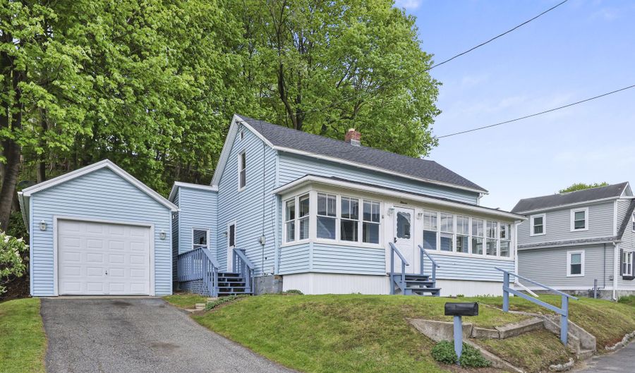 11 Richmond Ln, Adams, MA 01220 - 2 Beds, 2 Bath