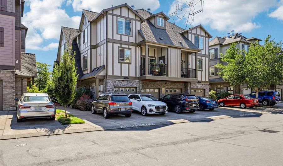 881 NE WHEELOCK Pl, Beaverton, OR 97006 - 2 Beds, 3 Bath