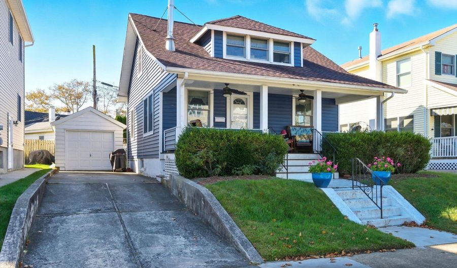 425 Washington Ave, Avon By The Sea, NJ 07717 - 3 Beds, null Bath