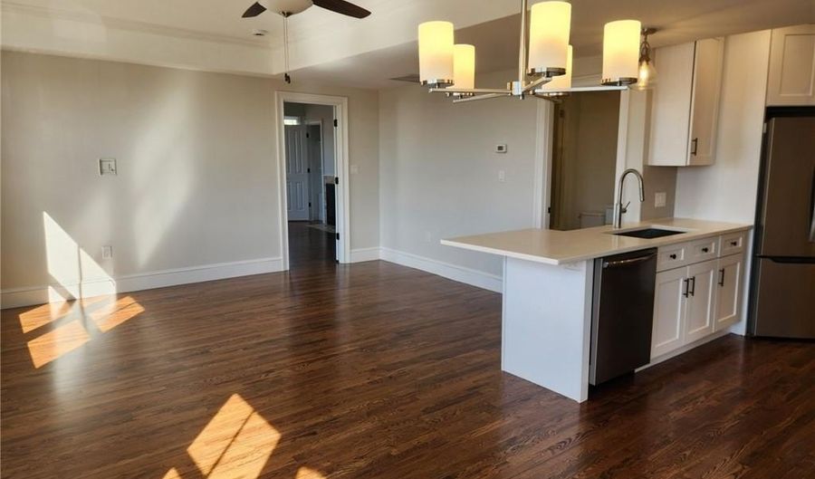 20 State St 4, Bristol, RI 02809 - 2 Beds, 1 Bath