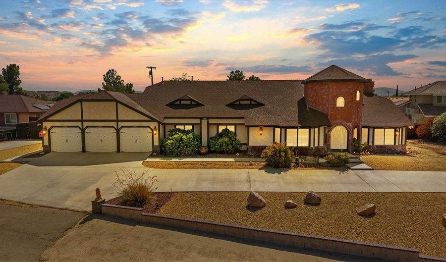 13889 Olathe Rd, Apple Valley, CA 92307 - 5 Beds, 3 Bath