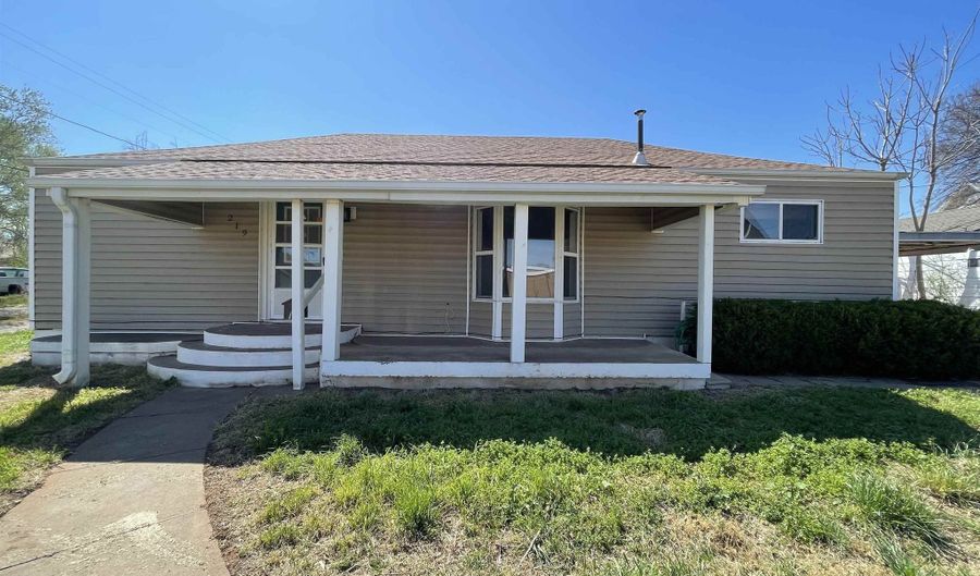 219 Maple St, Alva, OK 73717 - 3 Beds, 1 Bath