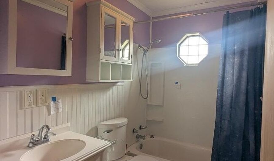 216 Miller Dr, Albion, MI 49224 - 2 Beds, 1 Bath