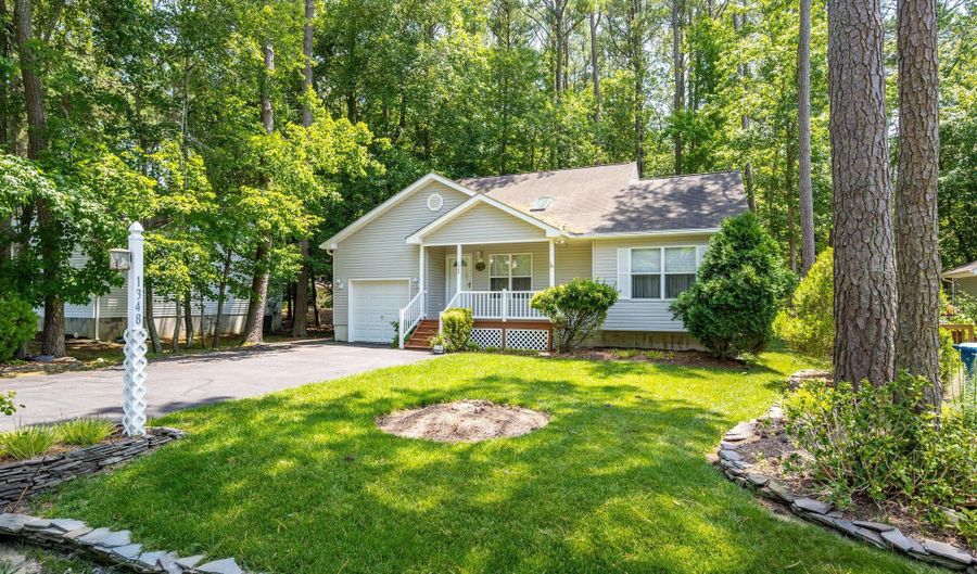 1348 OCEAN Pkwy, Berlin, MD 21811 - 3 Beds, 2 Bath