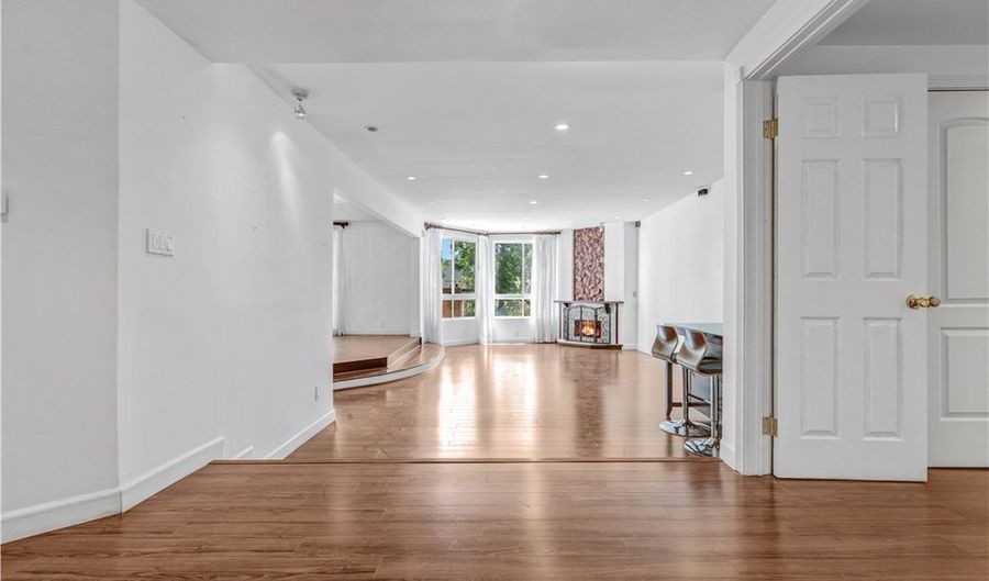 5333 Zelzah Ave 203, Encino, CA 91316 - 2 Beds, 2 Bath
