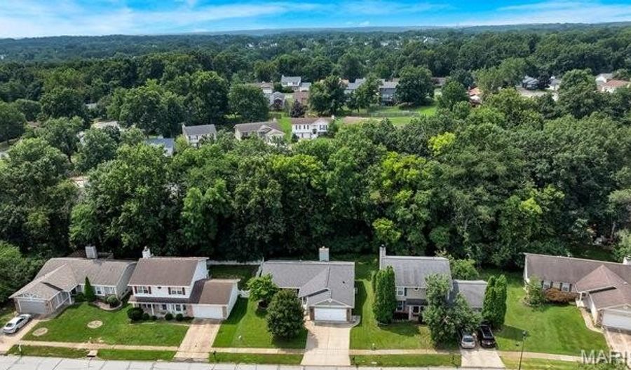 514 Great Hill Dr, Ballwin, MO 63021 - 3 Beds, 2 Bath