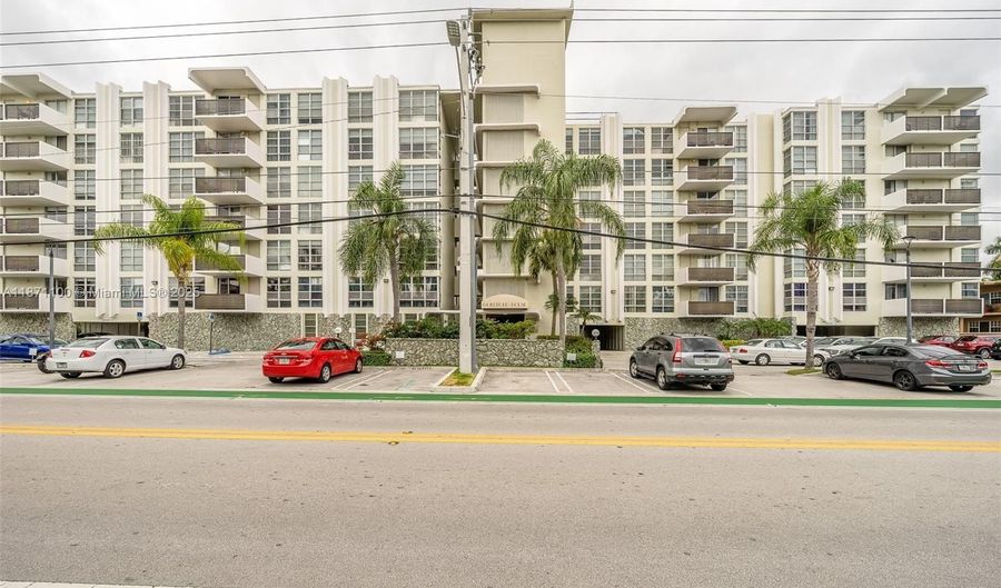 9800 W Bay Harbor Dr 308, Bay Harbor Islands, FL 33154 - 1 Beds, 2 Bath