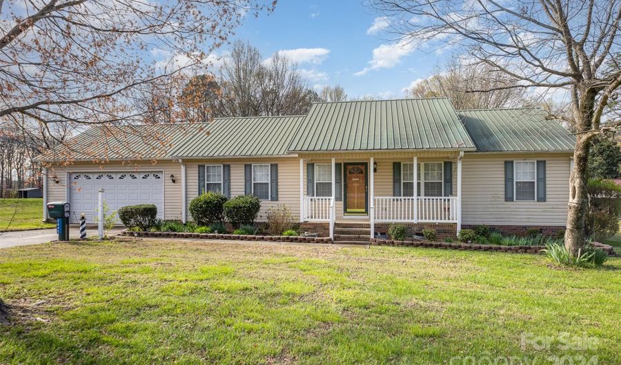 2645 Old US 70 Hwy, Cleveland, NC 27013 - 3 Beds, 2 Bath
