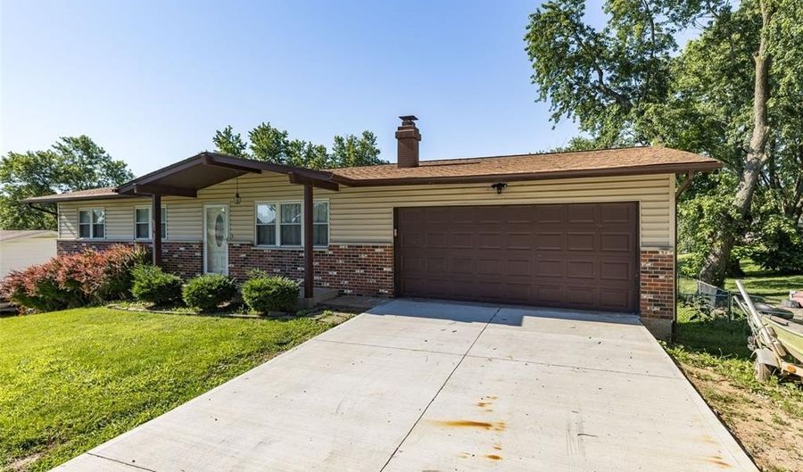 2831 Corral Estates Dr, Arnold, MO 63010 - 3 Beds, 3 Bath