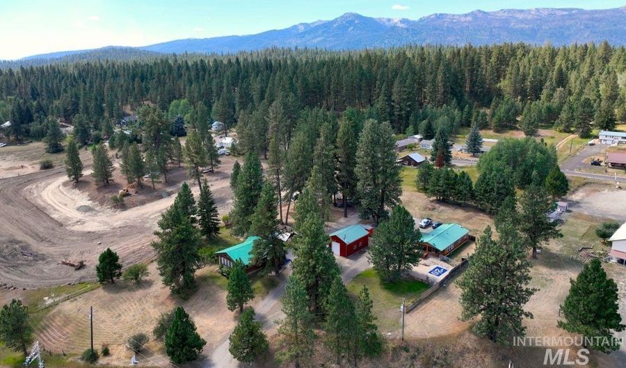 739 S Main St, Cascade, ID 83611 - 3 Beds, 1 Bath