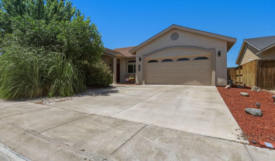1060 Pepper Ln, Fernley, NV 89408 - 3 Beds, 2 Bath