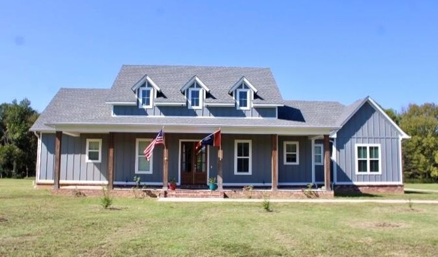 591 County Road 215, Abbeville, MS 38655 - 4 Beds, 3 Bath