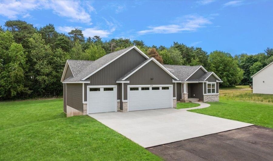 9764 56th Ave, Allendale, MI 49401 - 3 Beds, 3 Bath