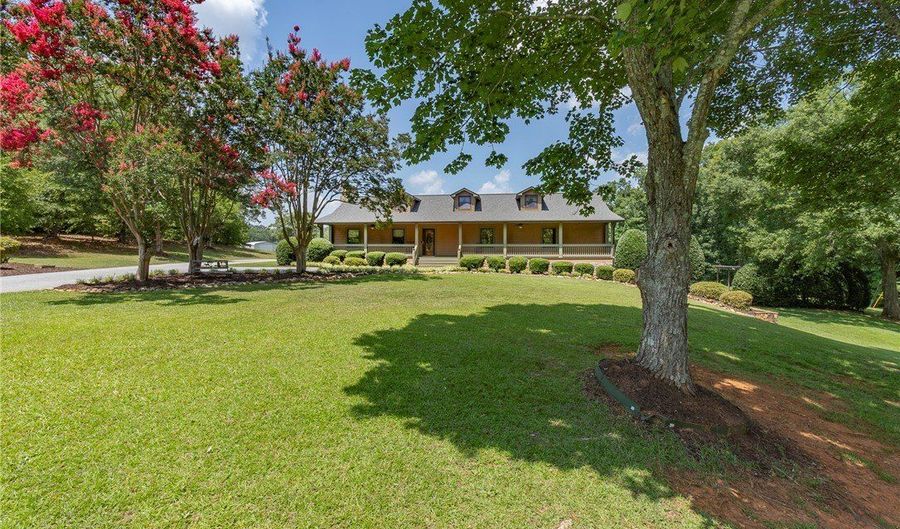 911 Austin Rd, Belton, SC 29627 - 7 Beds, 4 Bath