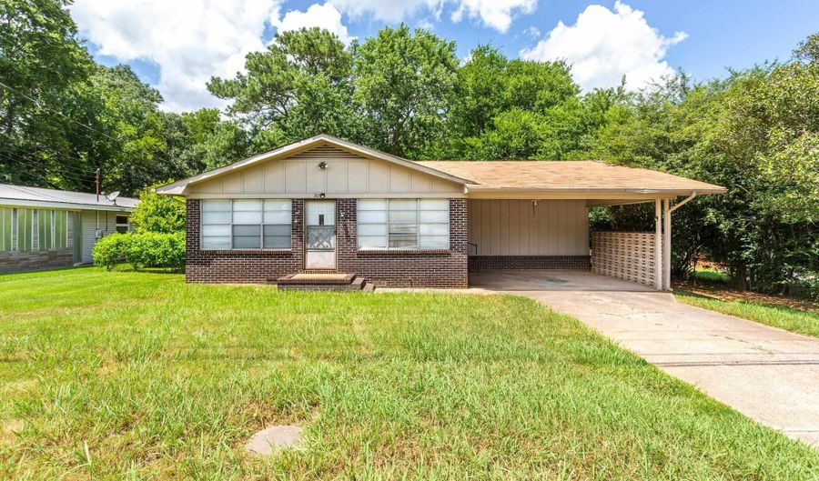 305 GLADE Rd, Anniston, AL 36206 - 4 Beds, 2 Bath
