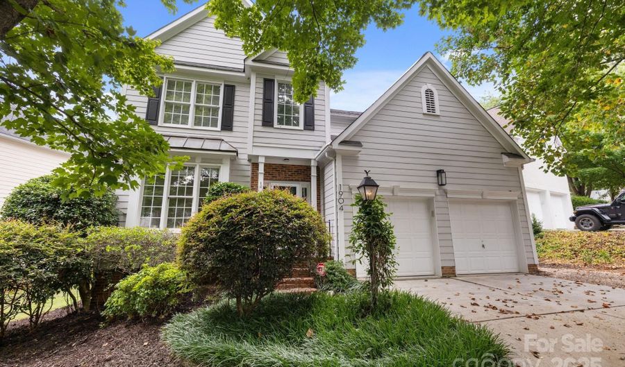 1904 Dearmon Dr, Charlotte, NC 28205 - 3 Beds, 3 Bath