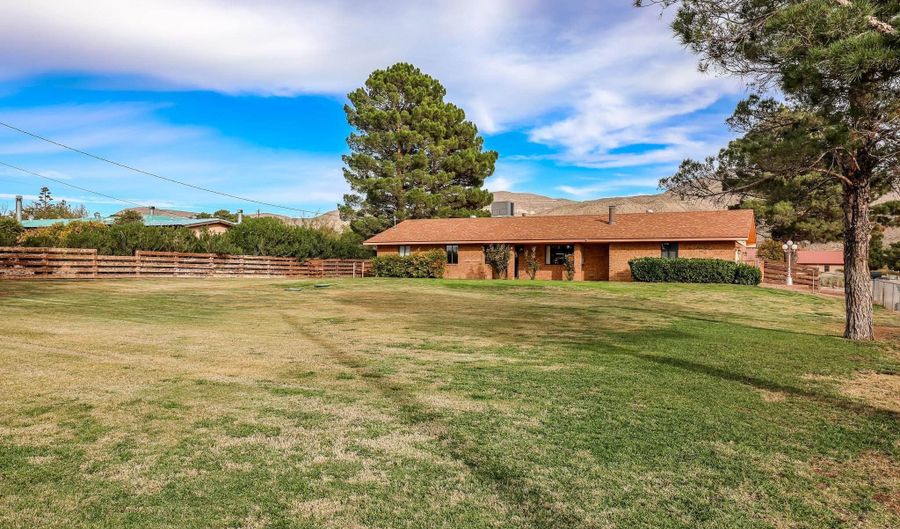 5 La Mesa, Alamogordo, NM 88310 - 4 Beds, 2 Bath