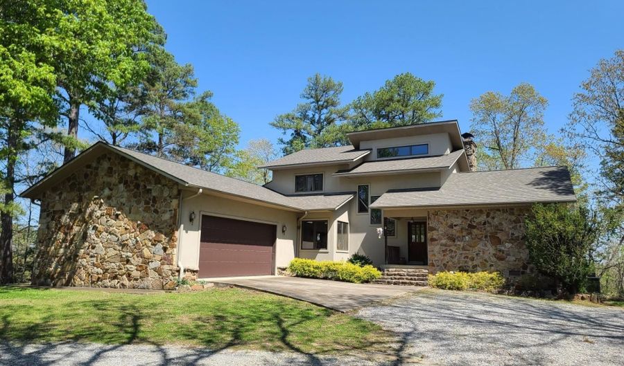 300 Mount Springs Rd, Batesville, AR 72501 - 3 Beds, 3 Bath