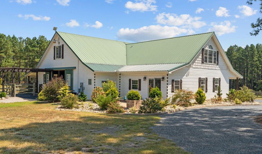 514 Pasture Cir, Aberdeen, NC 28315 - 4 Beds, 4 Bath