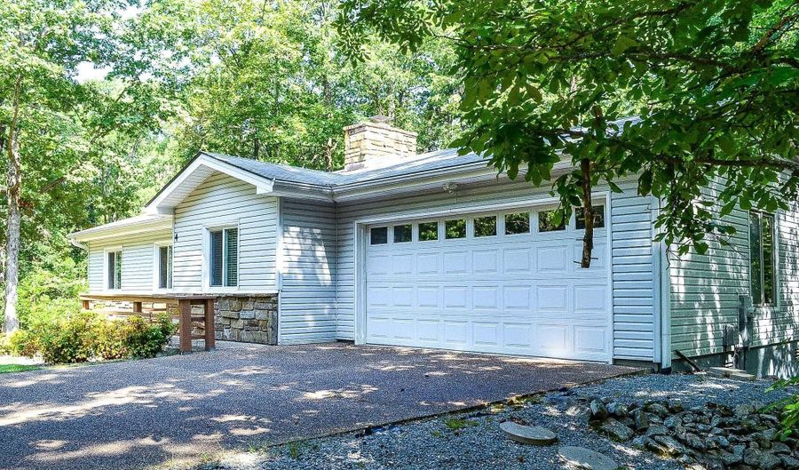 4 Monovar Ln, Hot Springs Village, AR 71909 - 2 Beds, 2 Bath