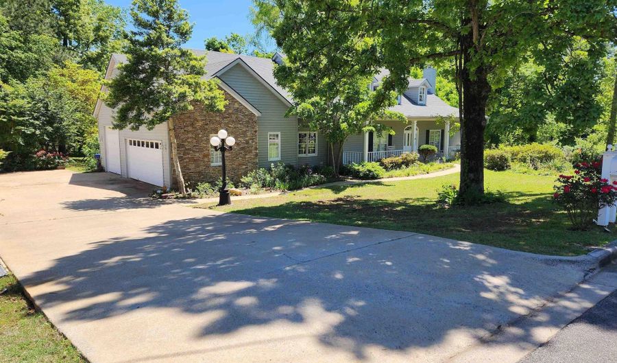 178 HUNTINGTON Trce, Anniston, AL 36207 - 4 Beds, 3 Bath